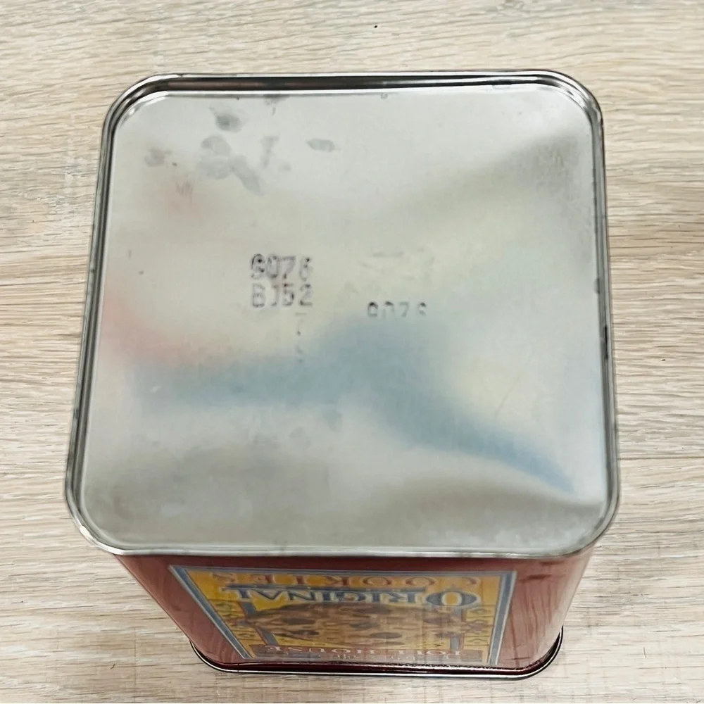 Vintage Nestle Toll House Chocolate Chip Cookies Morsels Limited Edition red Tin
